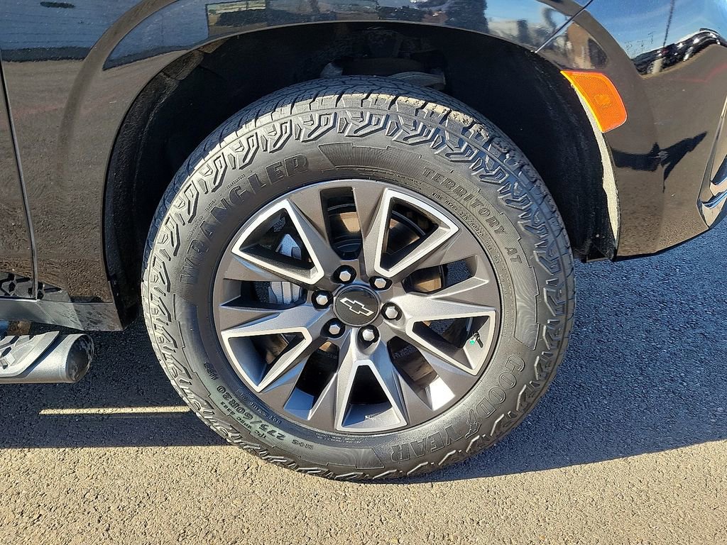 Used 2024 Chevrolet Tahoe Z71 w/ Luxury Package image 5