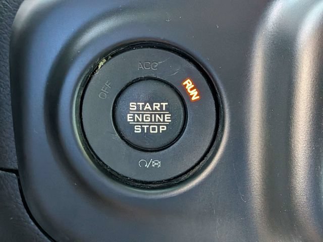 Used 2019 Jeep Wrangler Unlimited Sahara AWD/4WD image 32