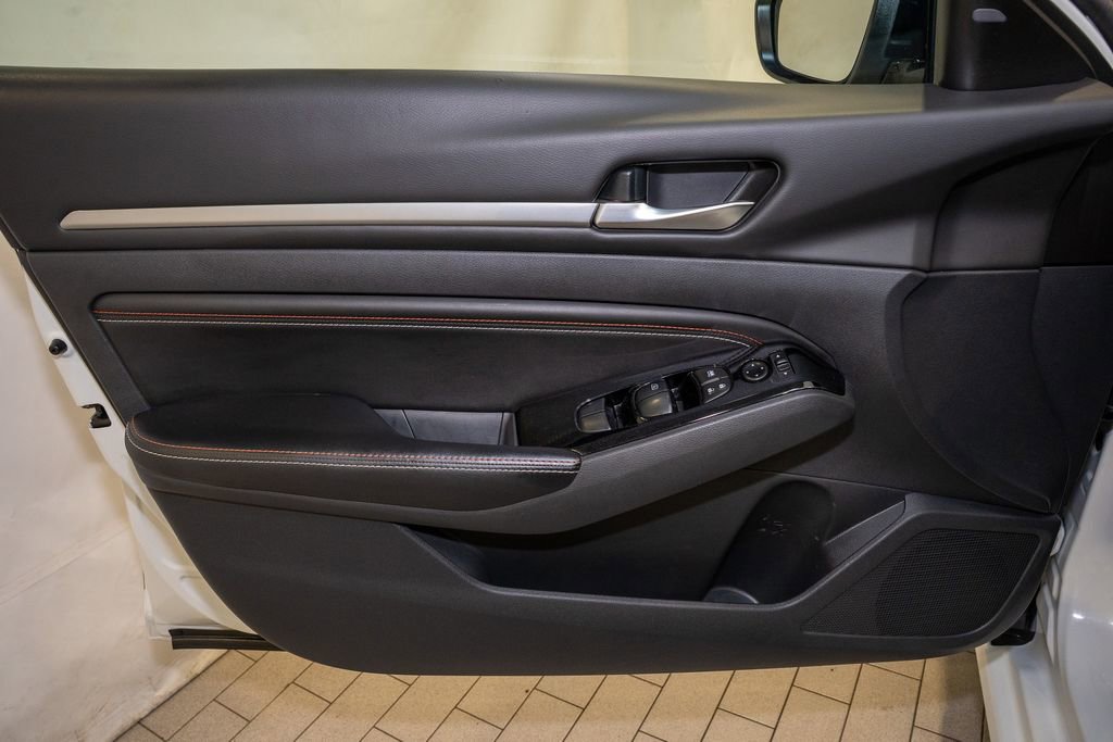 Certified 2023 Nissan Altima 2.5 SR w/ SR Premium Package image 12