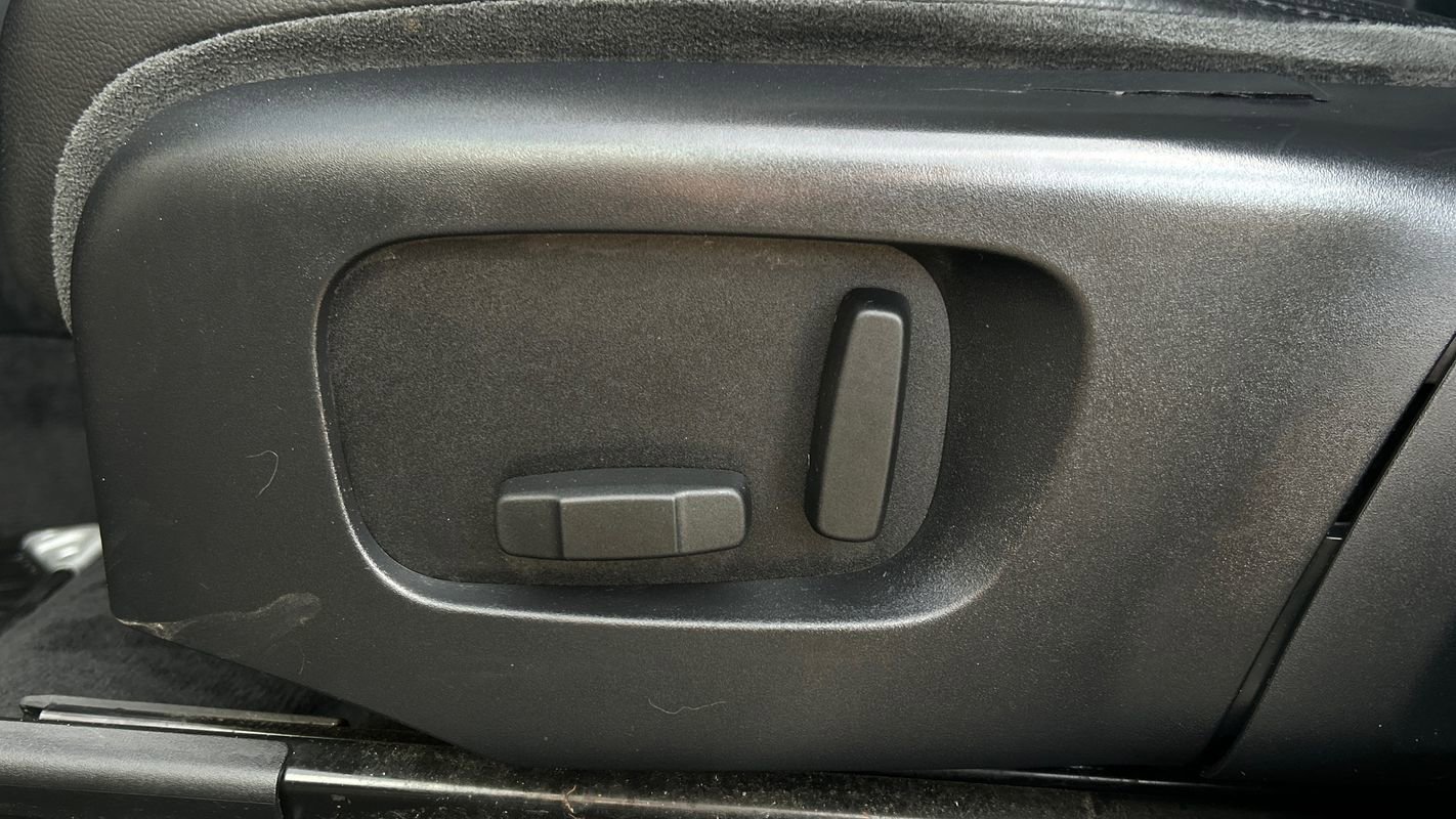 Used 2020 Land Rover Range Rover Evoque S image 34