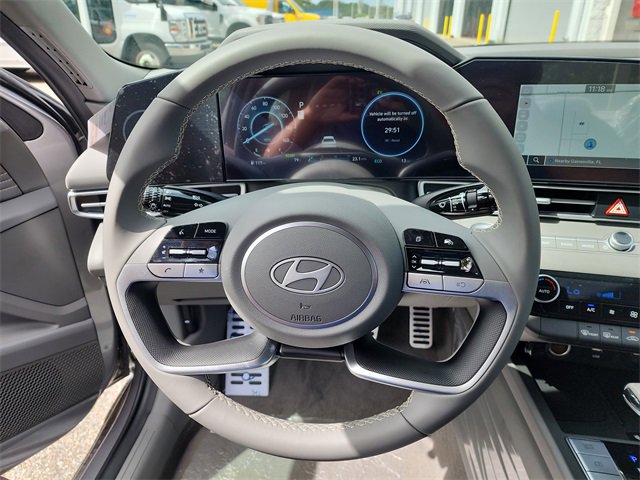 New 2025 Hyundai Elantra SEL image 23