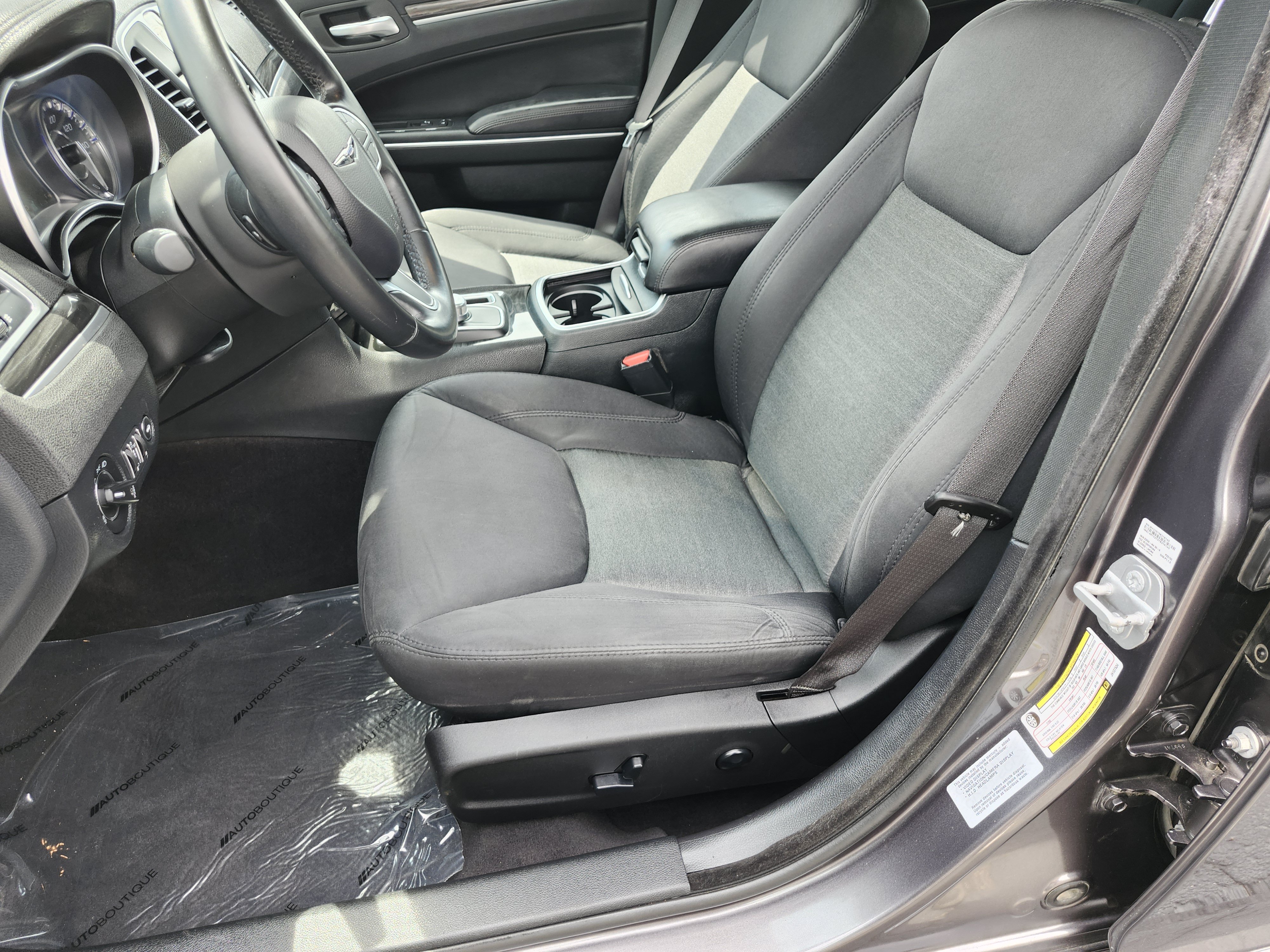 Used 2018 Chrysler 300 Touring w/ Driver Convenience Group RWD image 22