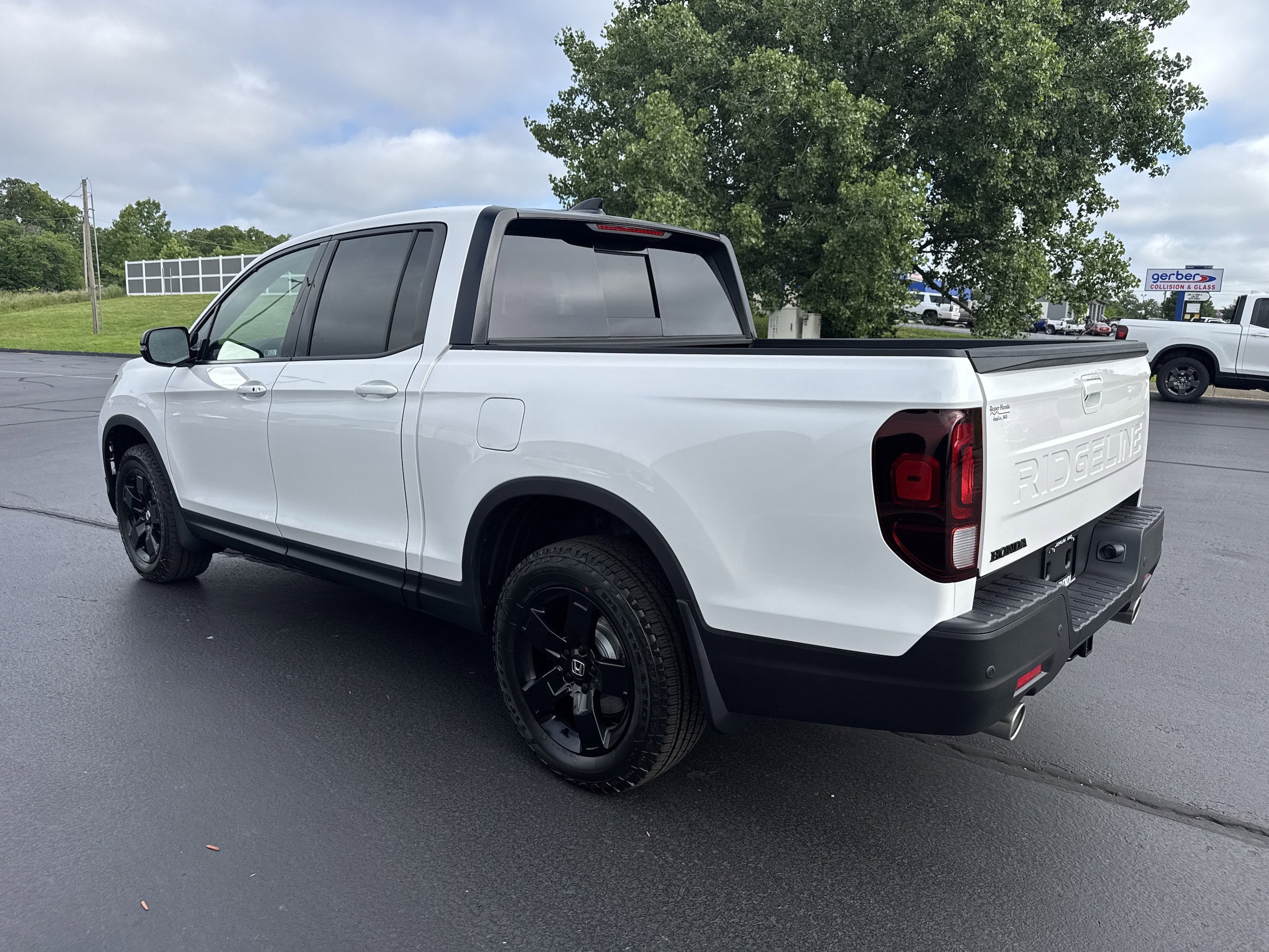 New 2026 Honda Ridgeline Black Edition image 3