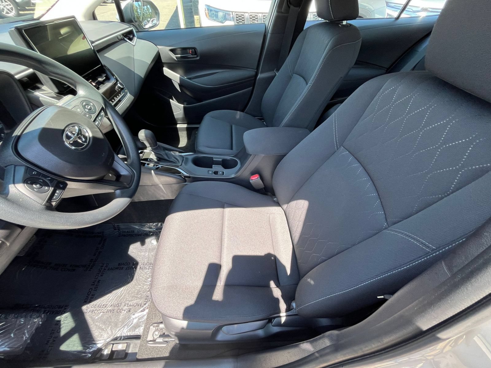 Used 2025 Toyota Corolla LE FWD image 27