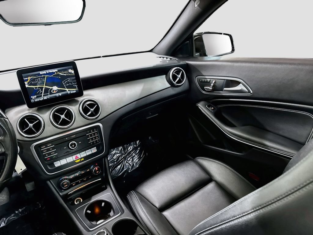 Used 2018 Mercedes-Benz CLA 250 image 27