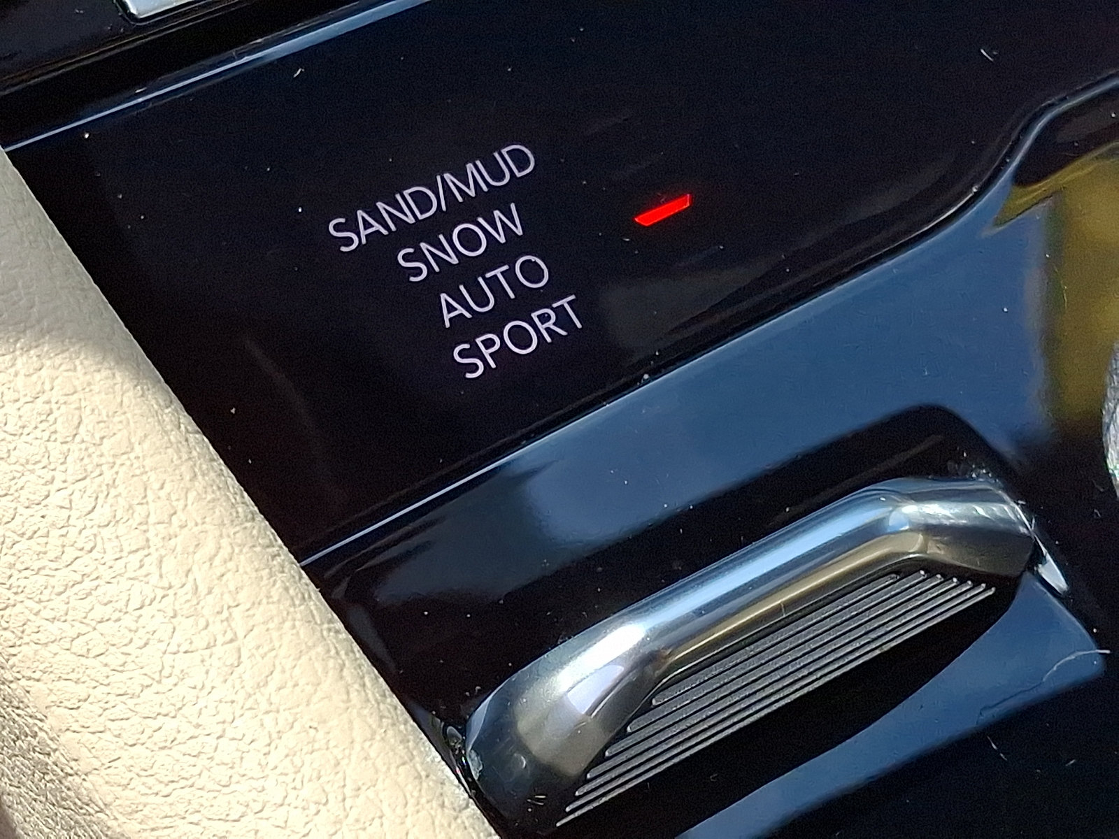 Used 2025 Jeep Grand Cherokee Limited AWD/4WD image 24