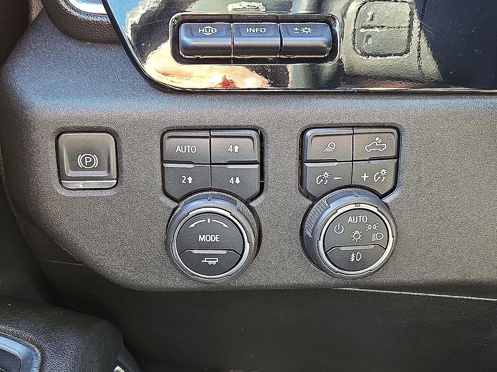 Used 2024 Chevrolet Silverado 3500 LTZ w/ LTZ Convenience Package image 26