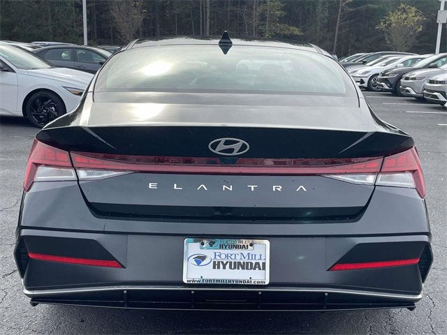 Certified 2025 Hyundai Elantra SEL image 5