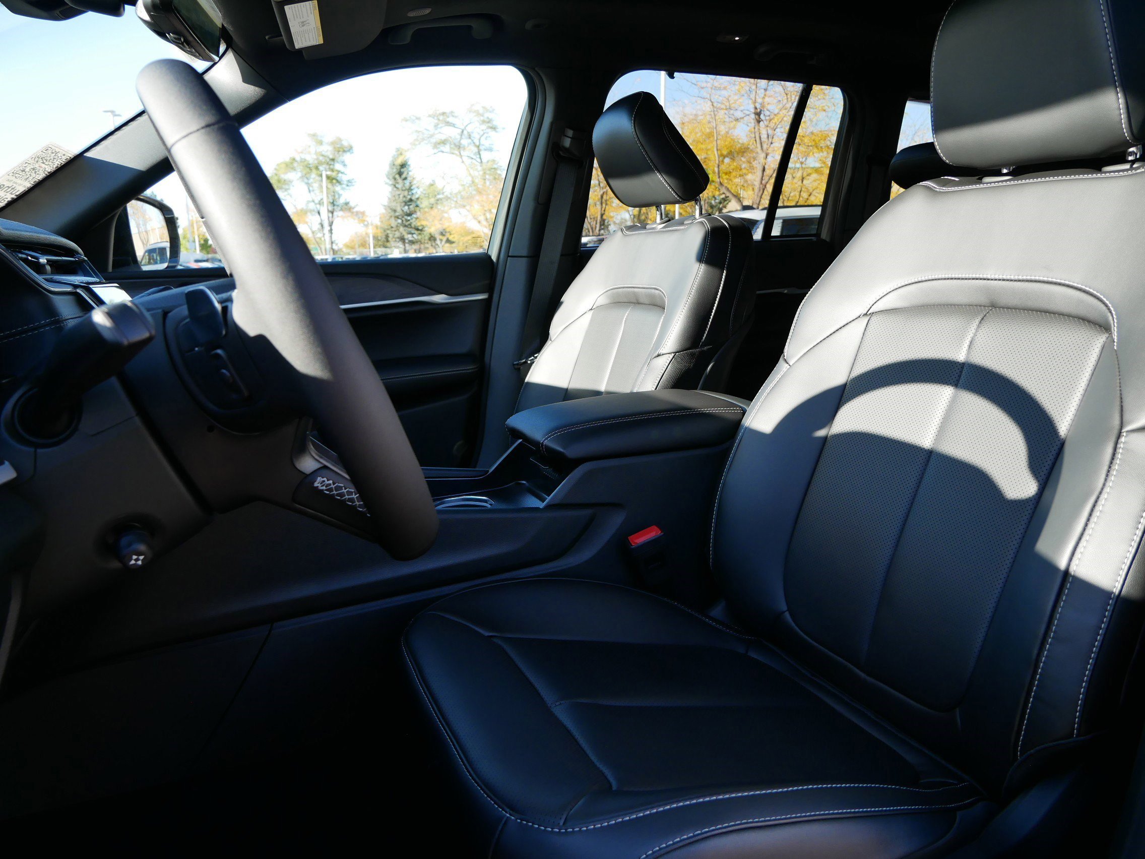 New 2025 Jeep Grand Cherokee Limited w/ Luxury Tech Group II image 9