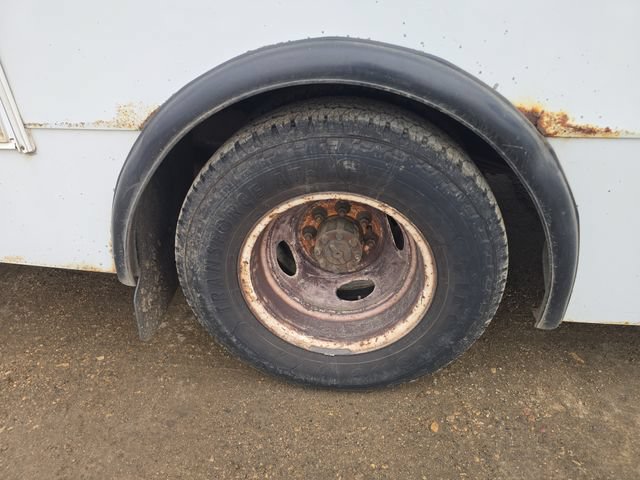 Used 2013 Ford E-450 and Econoline 450 Super Duty w/ Shuttle Bus Prep Pkg RWD image 18
