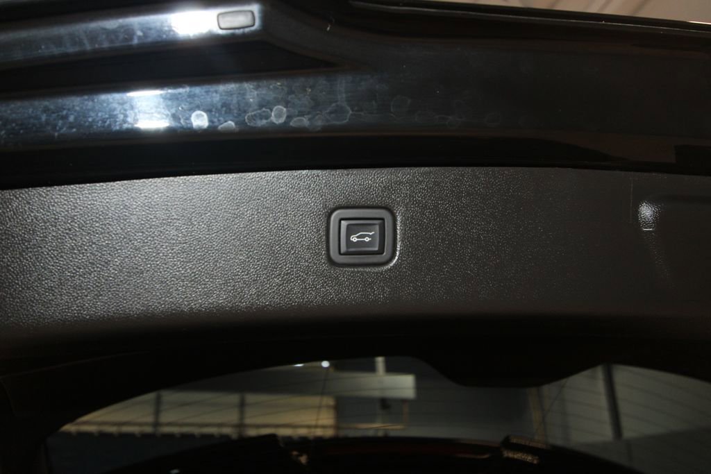 Used 2023 Chevrolet Blazer RS w/ Enhanced Convenience Package FWD image 44