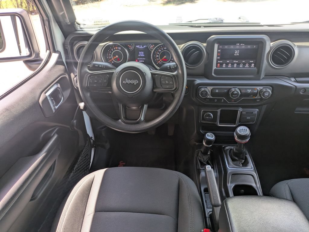 Used 2022 Jeep Gladiator Sport AWD/4WD image 16