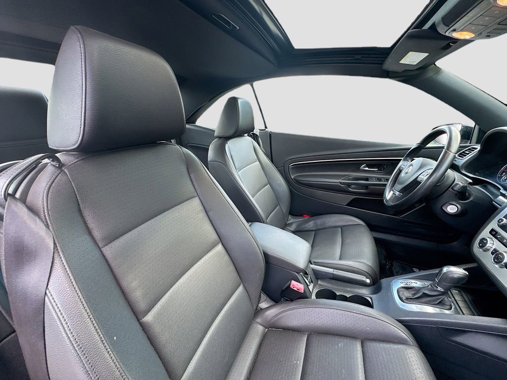 Used 2014 Volkswagen Eos w/ Sport Package FWD image 25