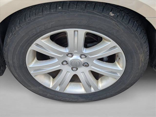 Used 2013 Chrysler 200 Touring w/ Cold Weather Group image 7