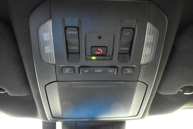 Used 2025 Toyota Highlander XSE AWD/4WD image 46