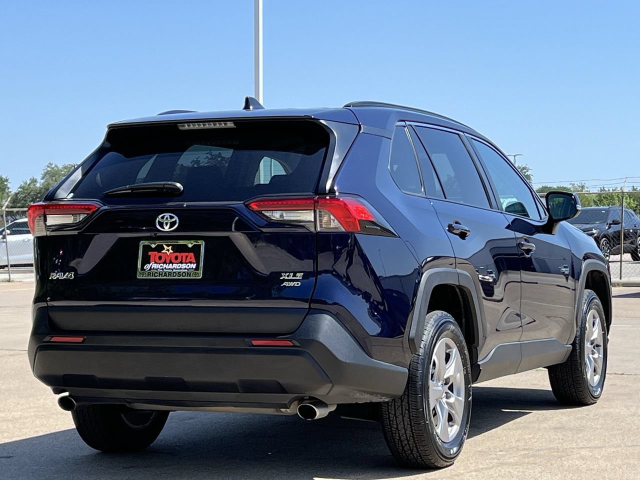 Used 2025 Toyota RAV4 XLE AWD/4WD image 4