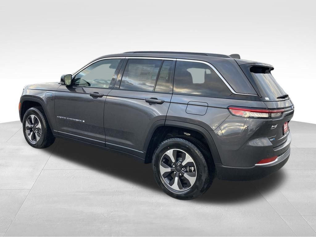 New 2024 Jeep Grand Cherokee Limited 4xe w/ Luxury Tech Group II image 3