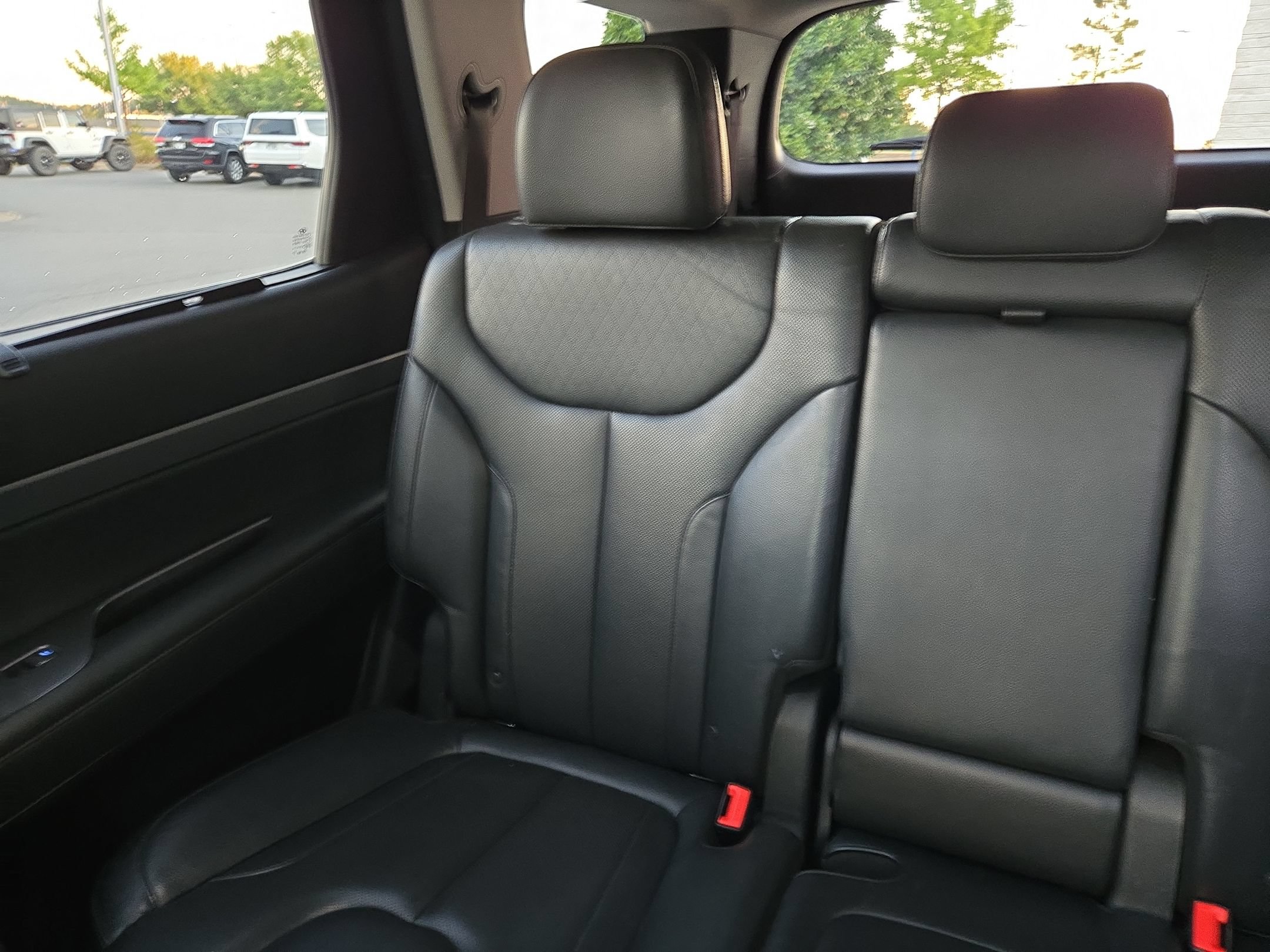 Used 2022 Hyundai Palisade SEL w/ 8P Bench Seat Package AWD/4WD image 12