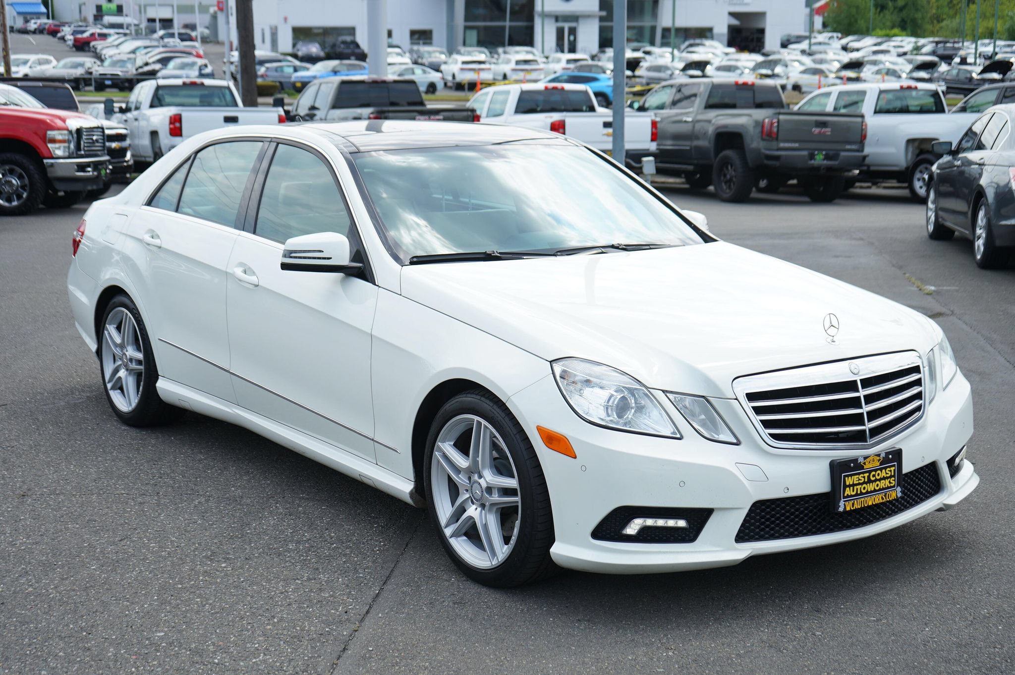 Used 2011 Mercedes-Benz E 350 4MATIC Sedan image 7