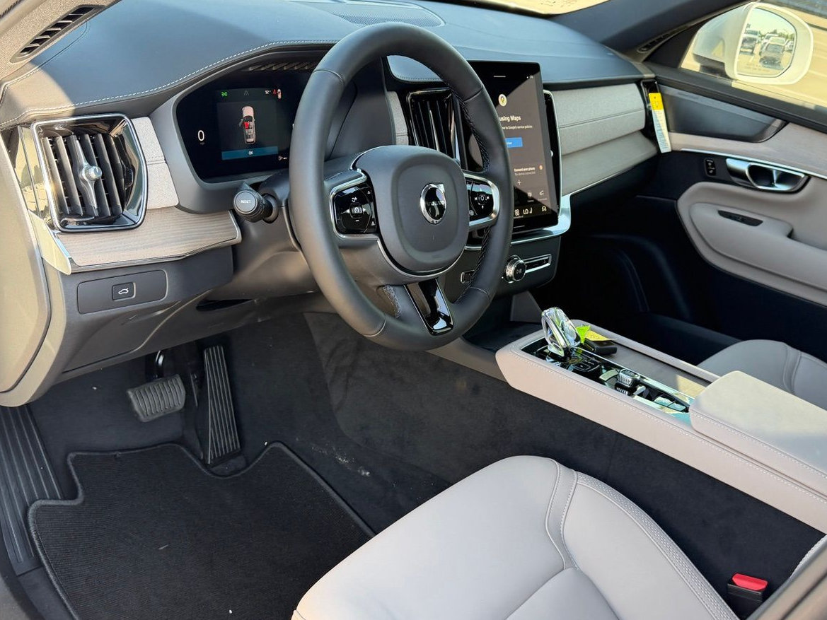 New 2027 Volvo XC90 B6 Plus AWD/4WD image 14
