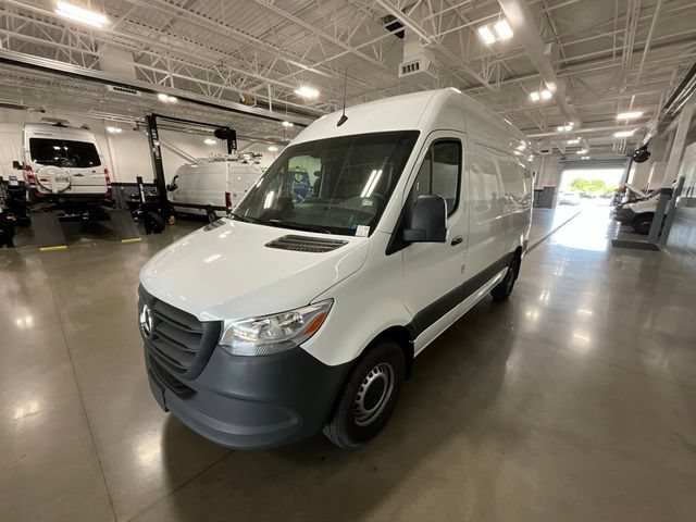 Used 2025 Mercedes-Benz Sprinter 2500 image 2