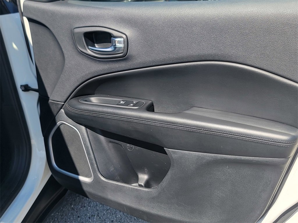 Used 2019 Jeep Compass Altitude image 21