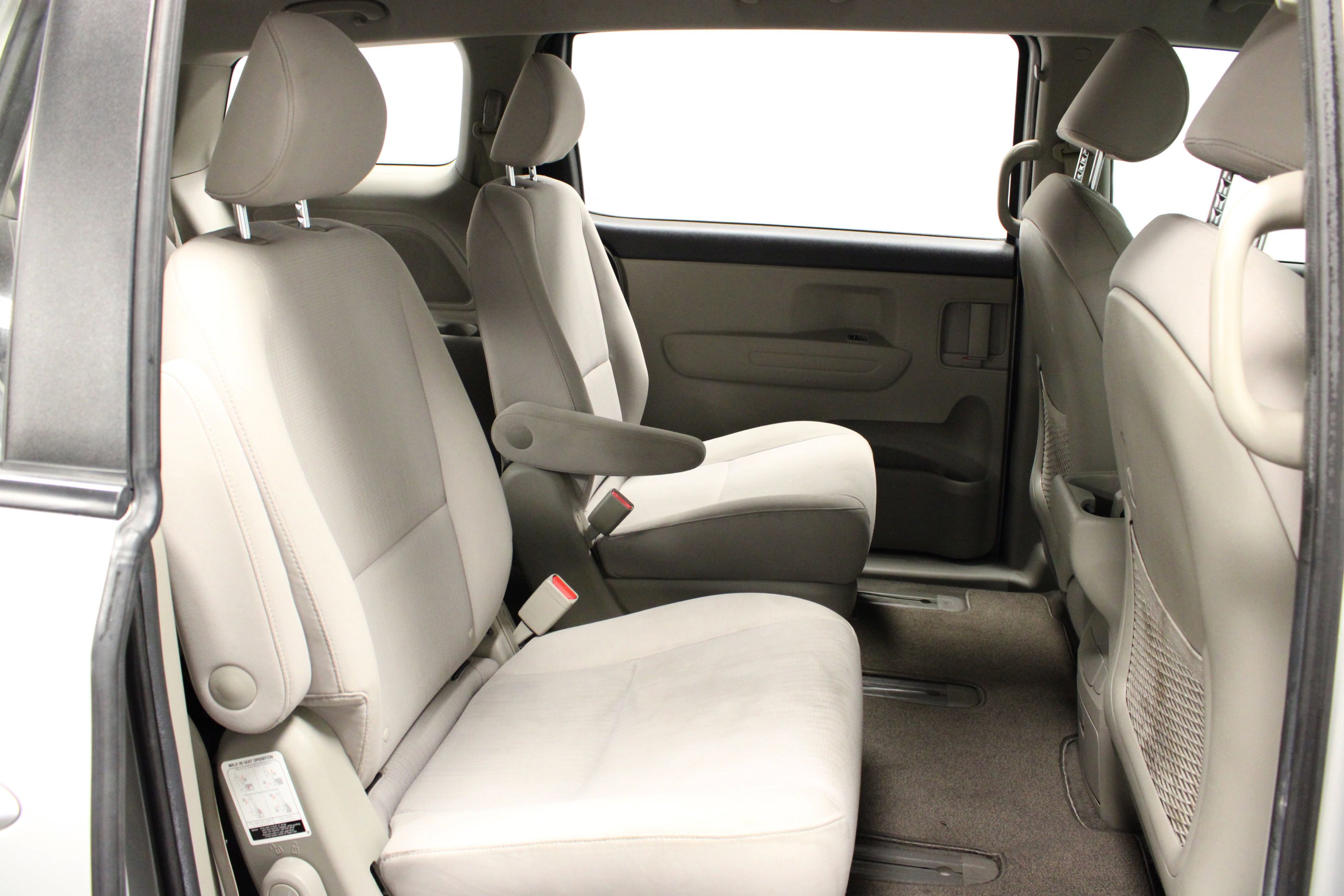 Used 2019 Kia Sedona L image 16