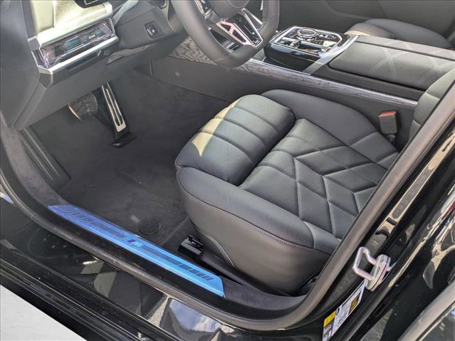 New 2026 BMW 750e xDrive AWD/4WD image 4