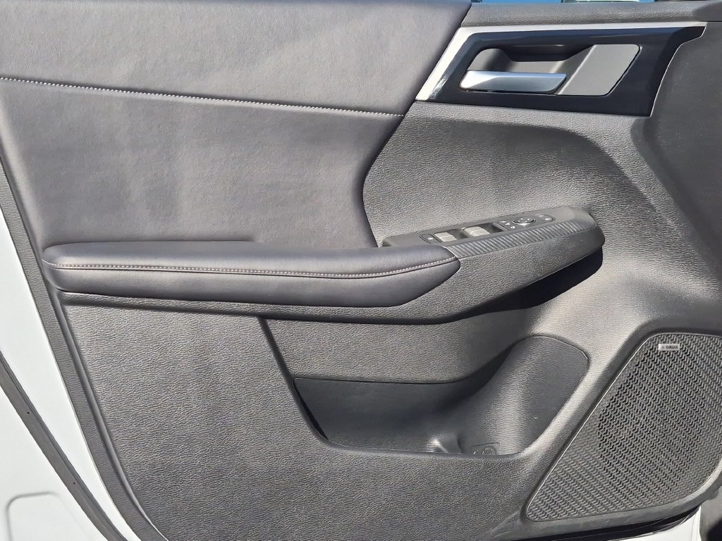 Used 2025 Mitsubishi Outlander SE AWD/4WD image 11
