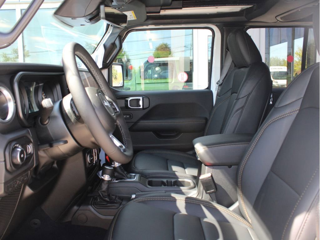 New 2025 Jeep Wrangler Sahara image 11