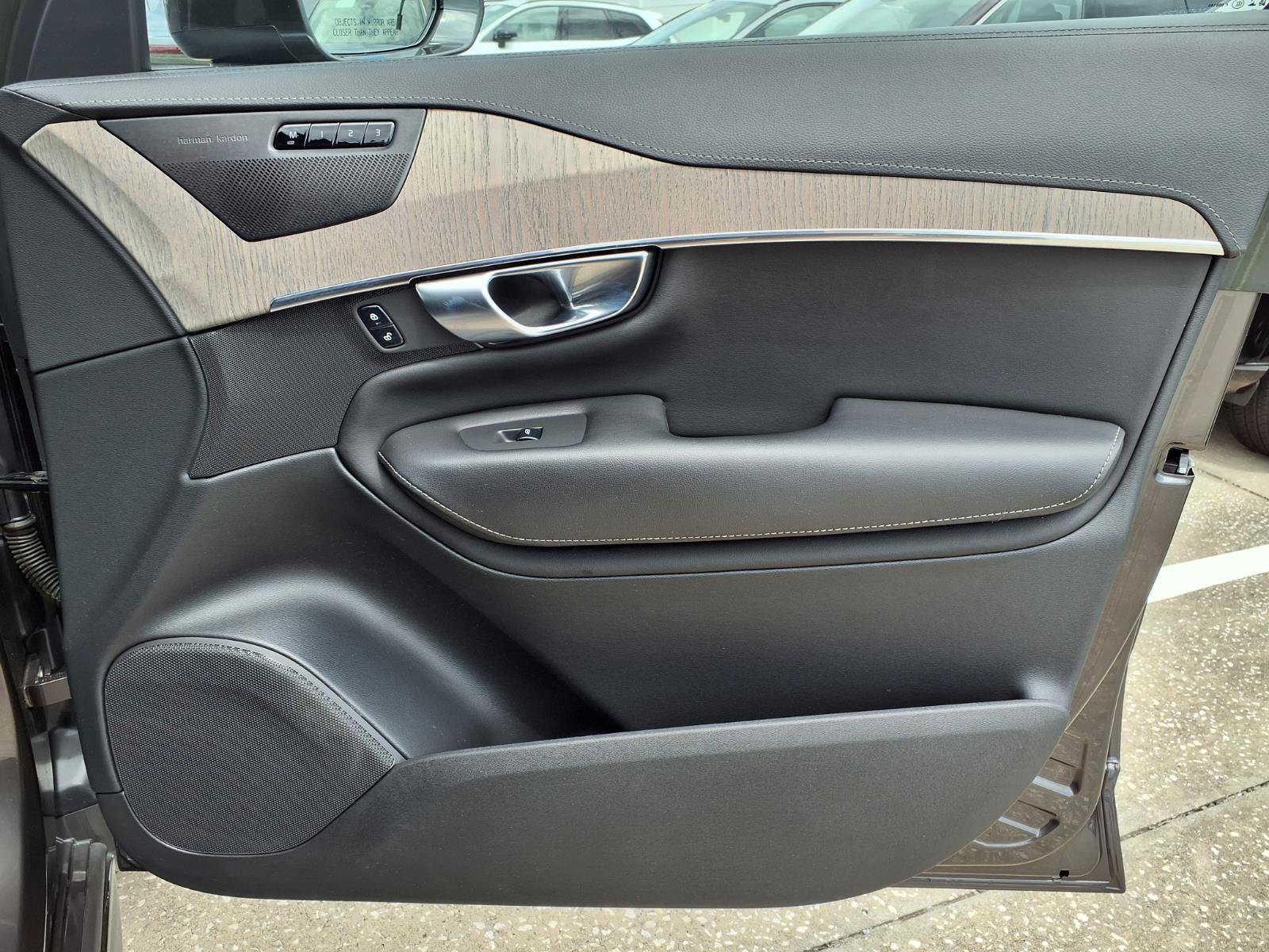 Certified 2023 Volvo XC90 B6 Ultimate w/ Protection Package Premier AWD/4WD image 13