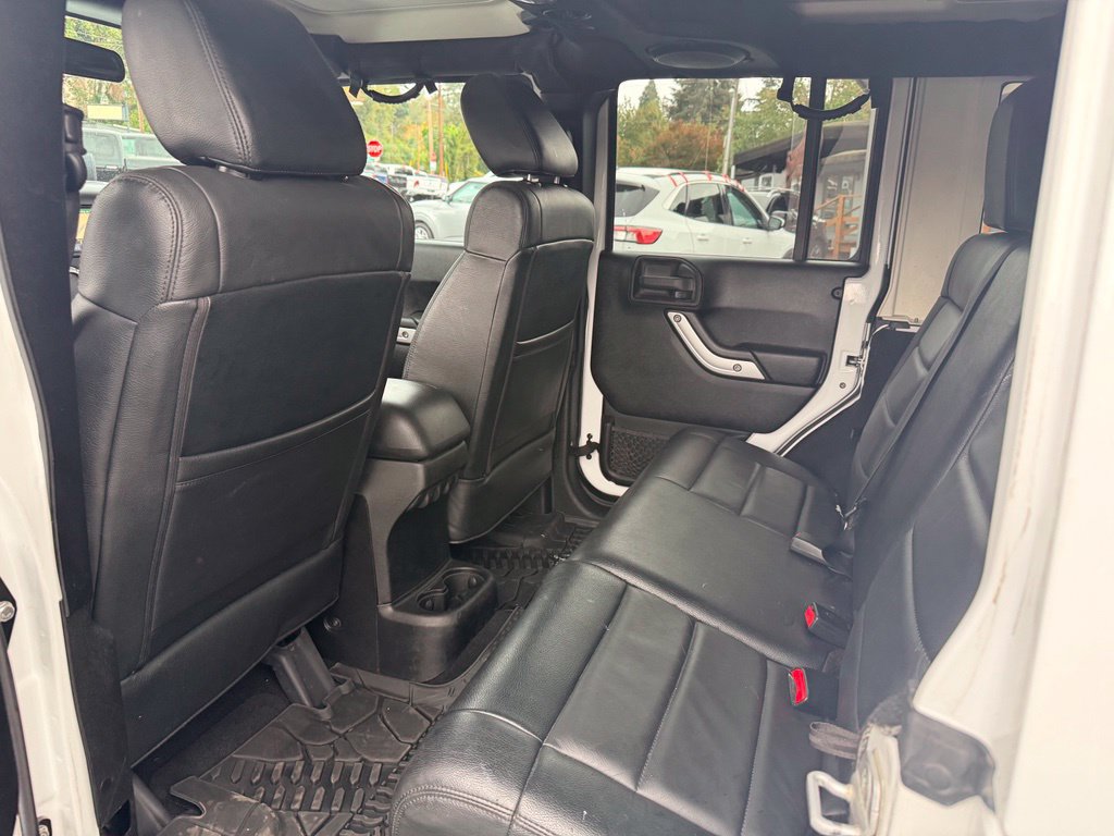 Used 2012 Jeep Wrangler Unlimited Sahara w/ Dual Top Group AWD/4WD image 28