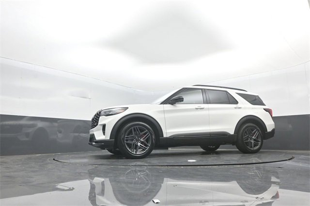 New 2026 Ford Explorer ST w/ Sun And Sound Package image 33