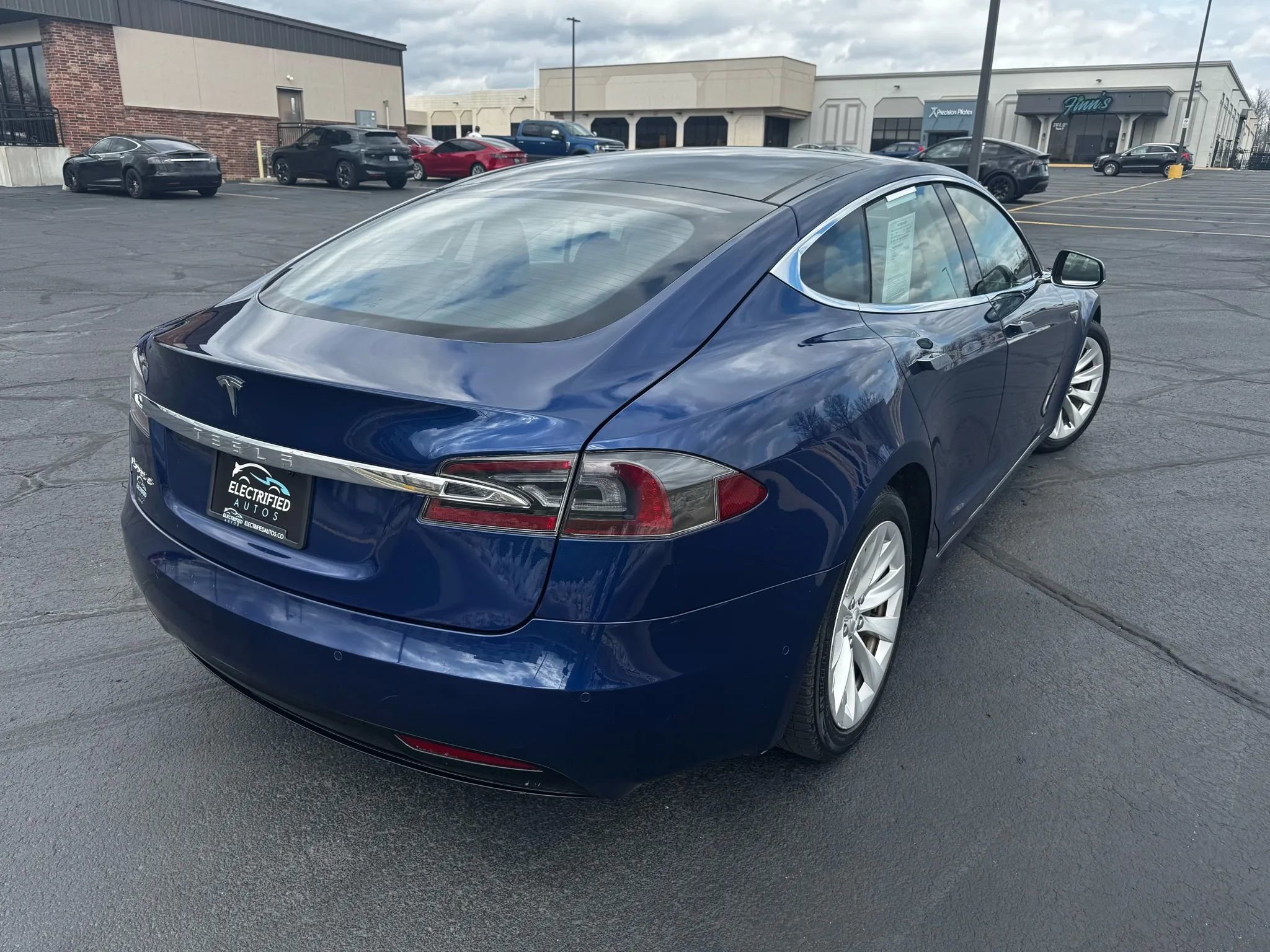 Used 2016 Tesla Model S 75 RWD image 3