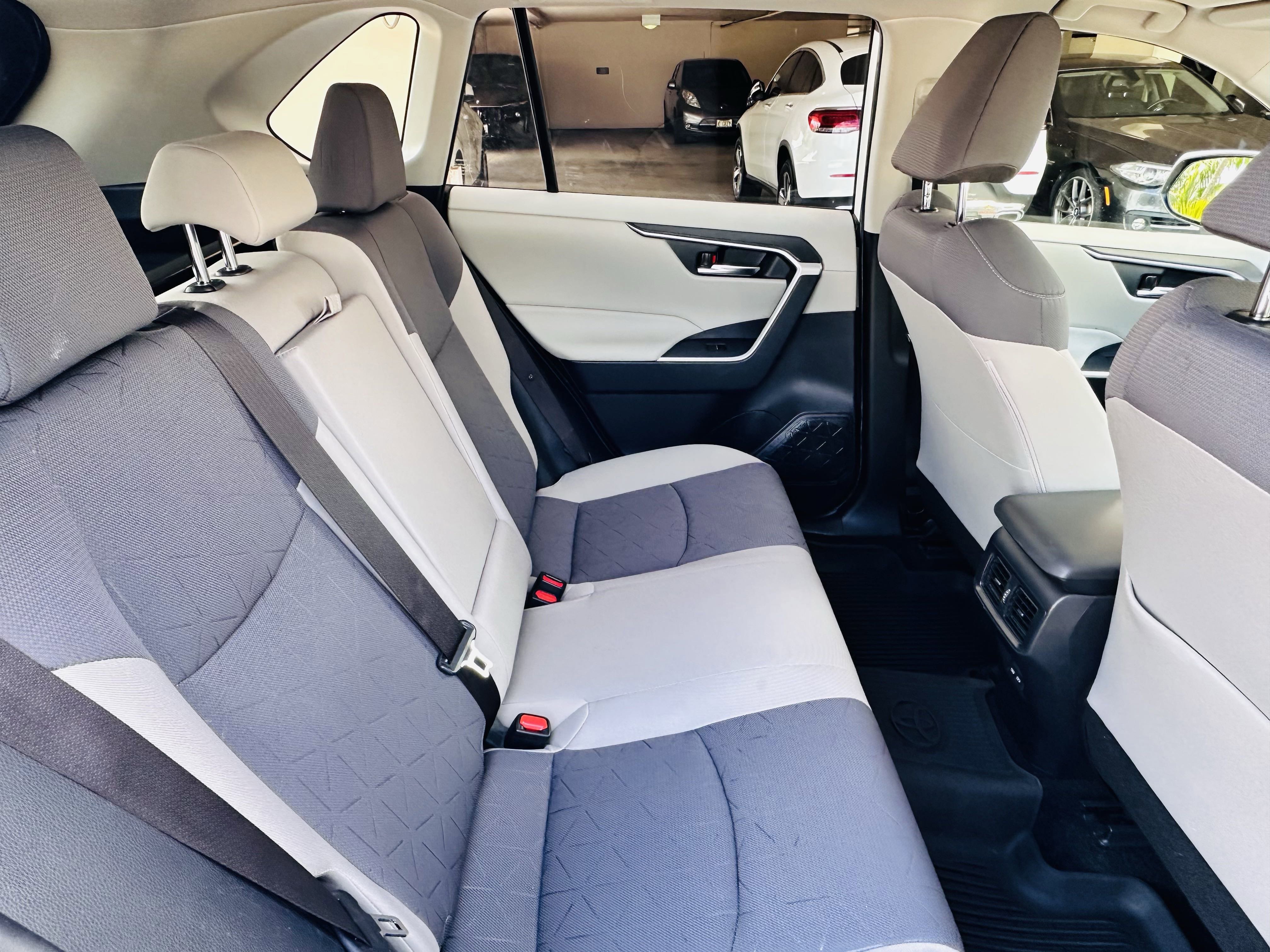 Used 2022 Toyota RAV4 XLE image 23