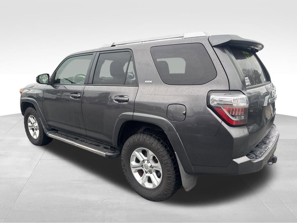 Used 2016 Toyota 4Runner SR5 image 3