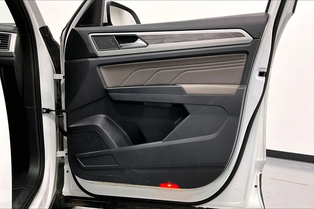 Used 2021 Volkswagen Atlas Cross Sport SE image 22