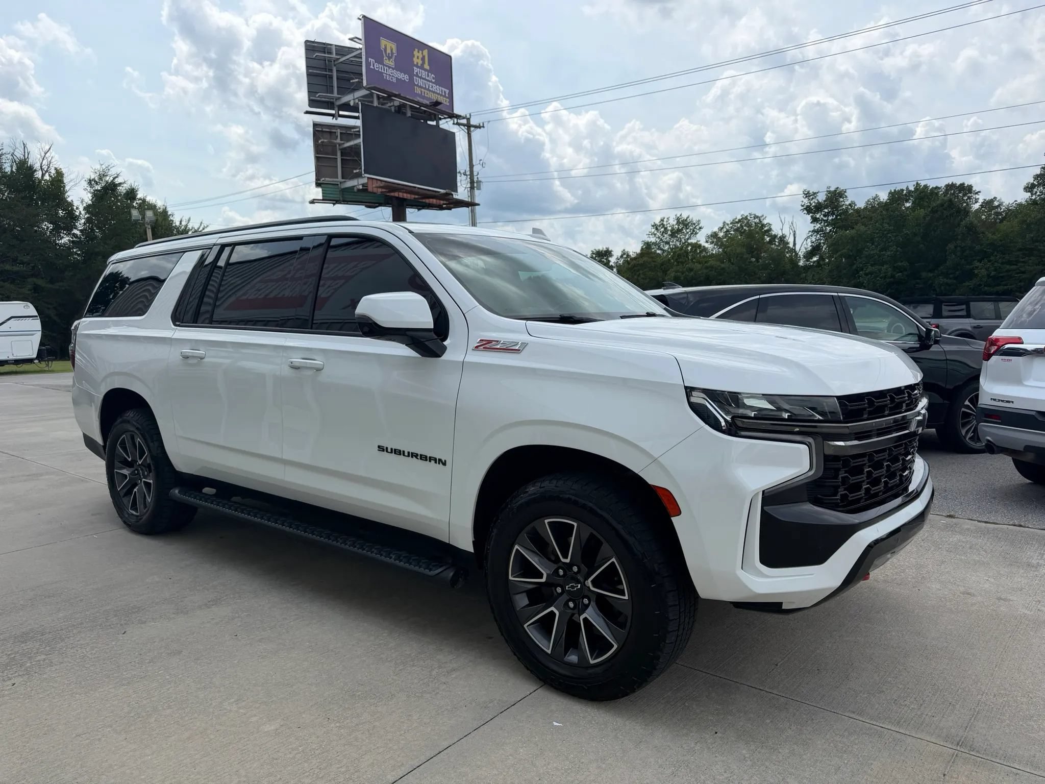 Used 2021 Chevrolet Suburban Z71 w/ Luxury Package AWD/4WD image 32