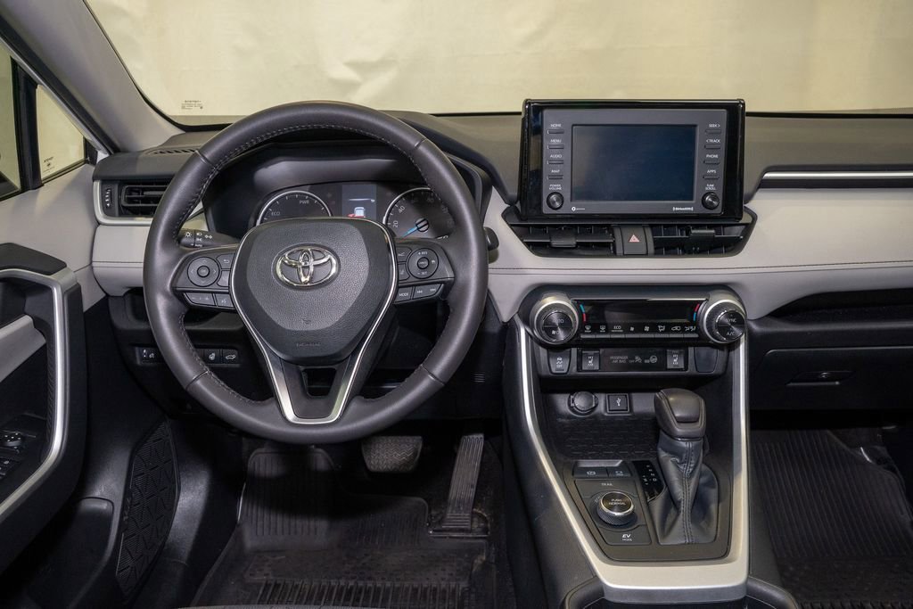 Used 2022 Toyota RAV4 XLE image 7