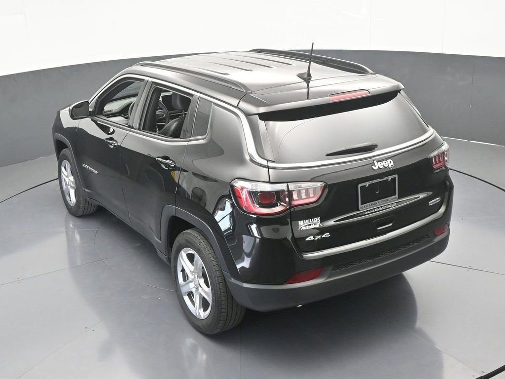 Used 2024 Jeep Compass Latitude image 46