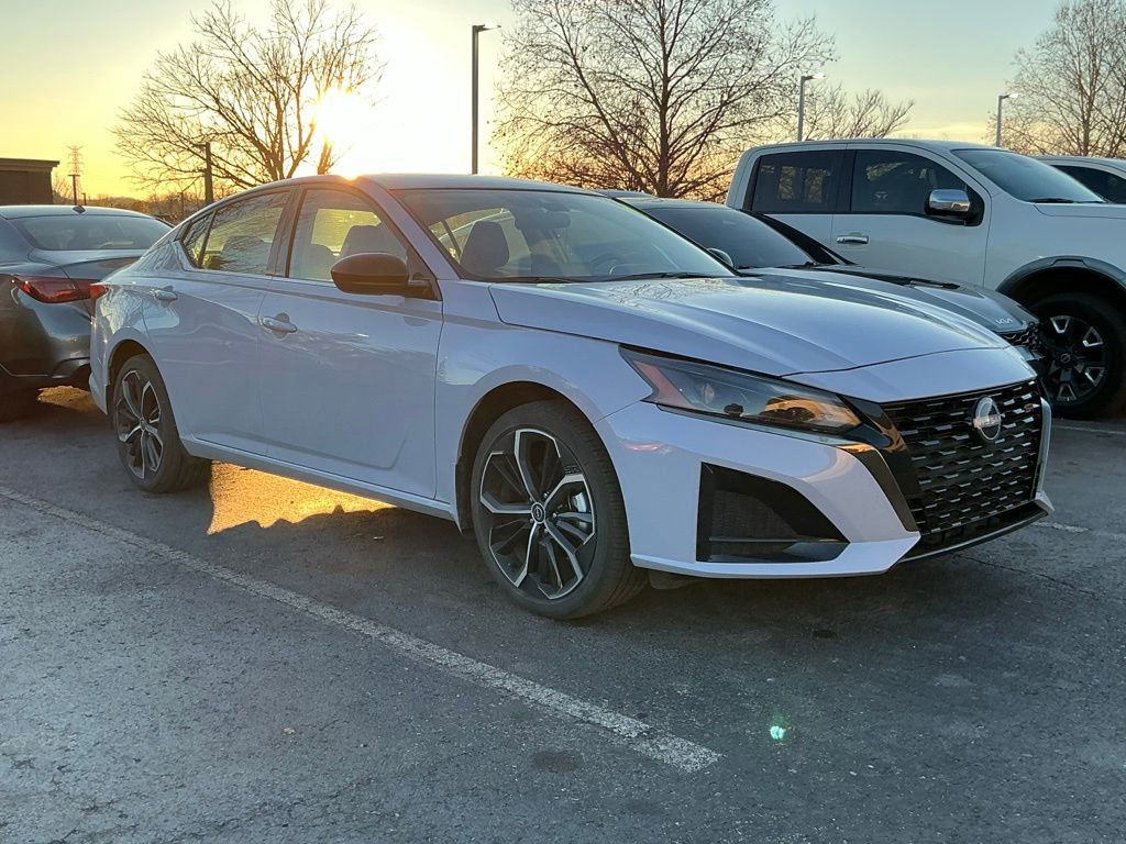 Used 2025 Nissan Altima 2.5 SR w/ SR Premium Package