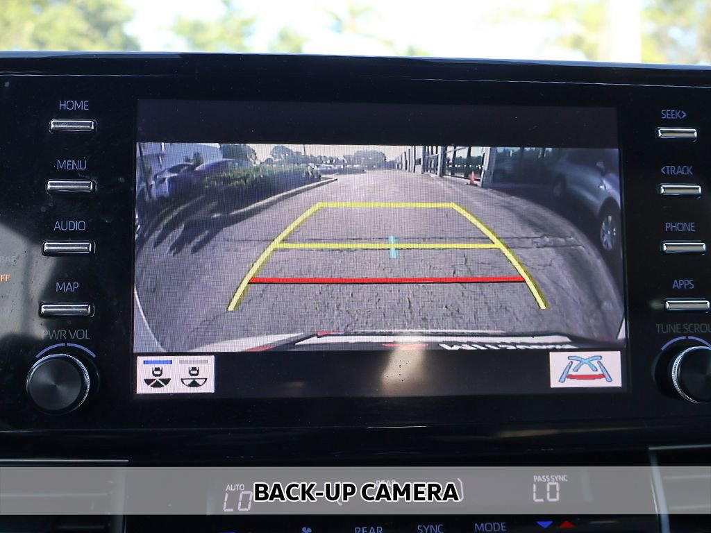 Used 2023 Toyota Sienna Limited FWD image 8