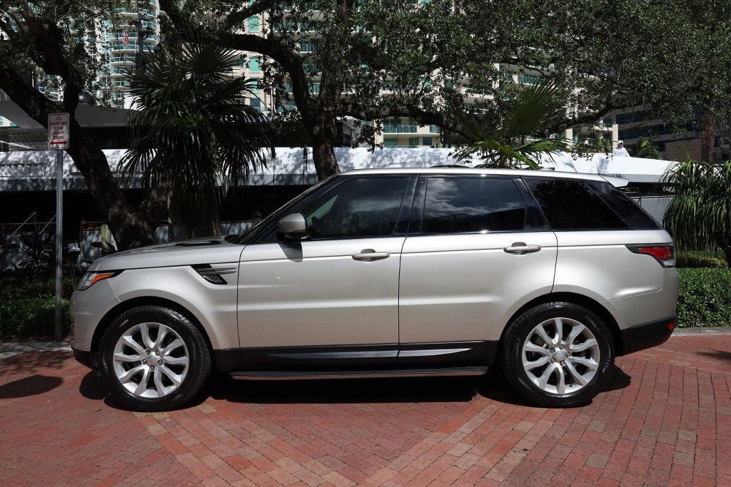 Used 2017 Land Rover Range Rover Sport HSE AWD/4WD image 14