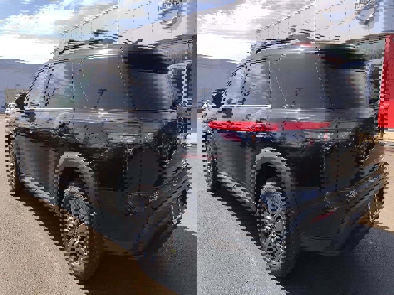 New 2026 Nissan Pathfinder SV image 12