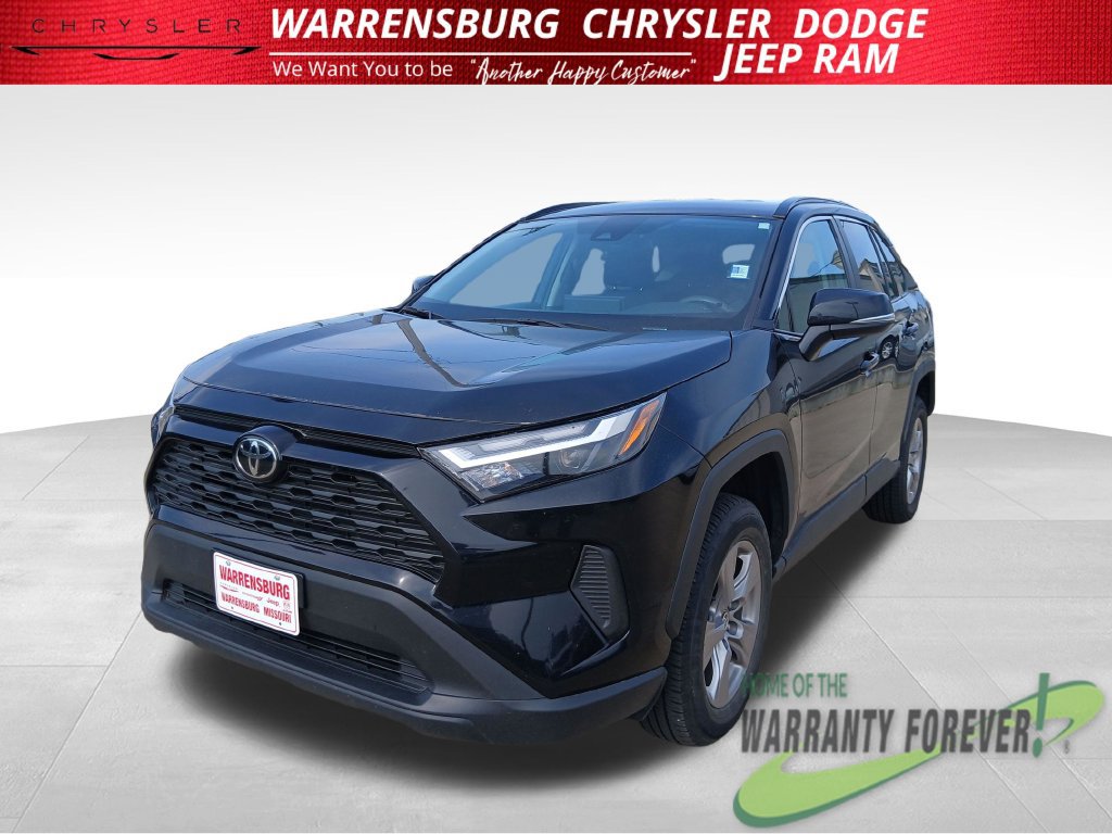 Used 2025 Toyota RAV4 XLE FWD image 8