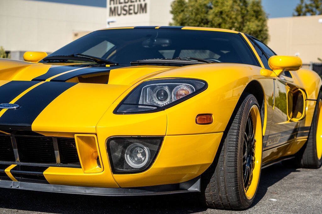 Used 2006 Ford GT RWD image 89
