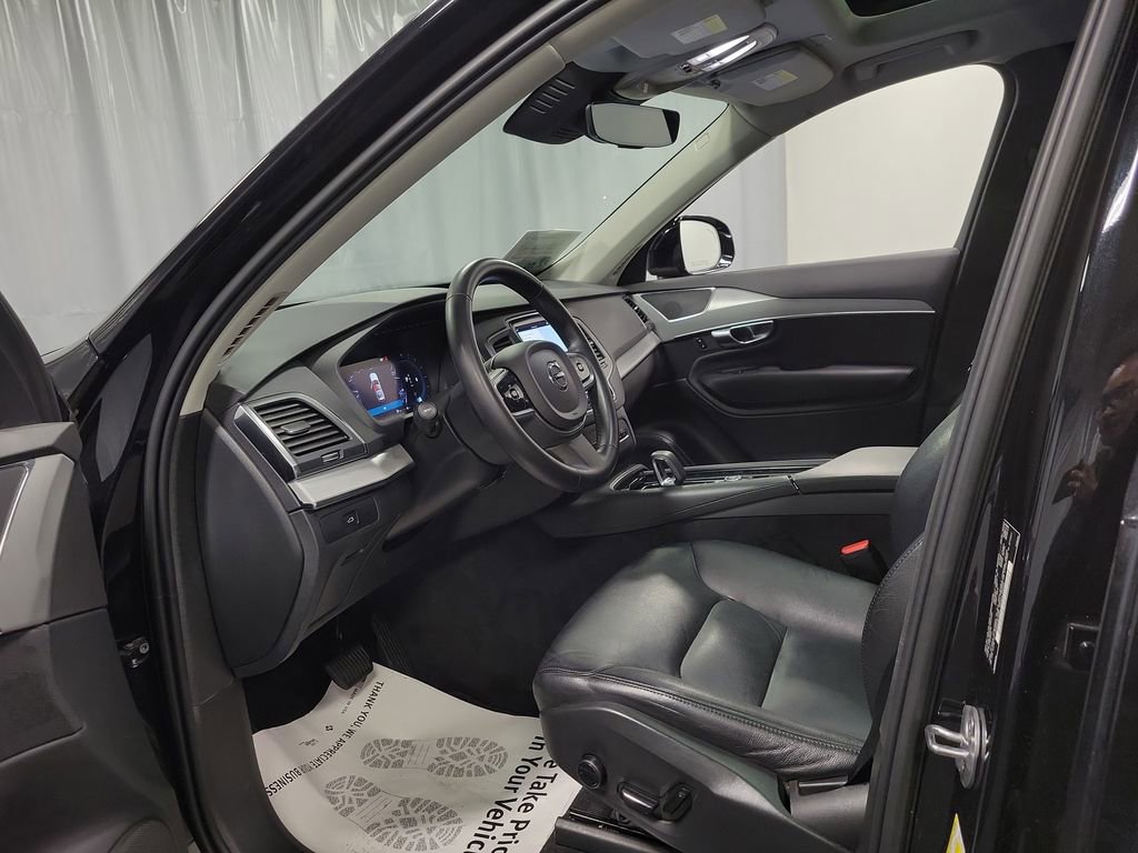 Used 2023 Volvo XC90 B5 Core AWD/4WD image 12