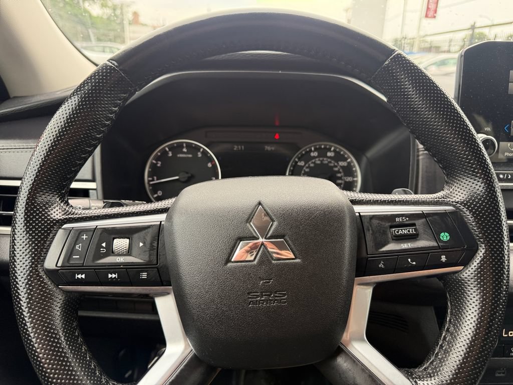 Used 2024 Mitsubishi Outlander SE AWD/4WD image 37
