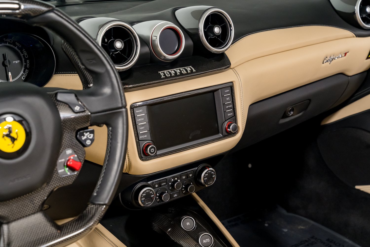 Used 2015 Ferrari California T RWD image 30