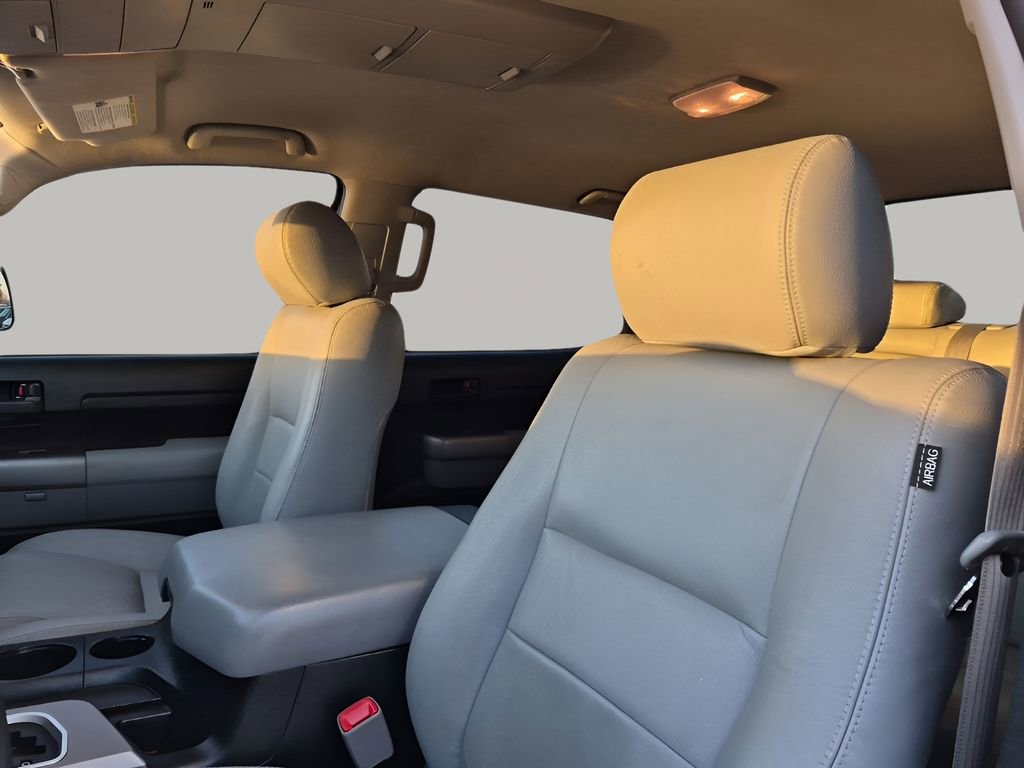 Used 2013 Toyota Tundra 4x4 CrewMax w/ Tow Pkg image 30